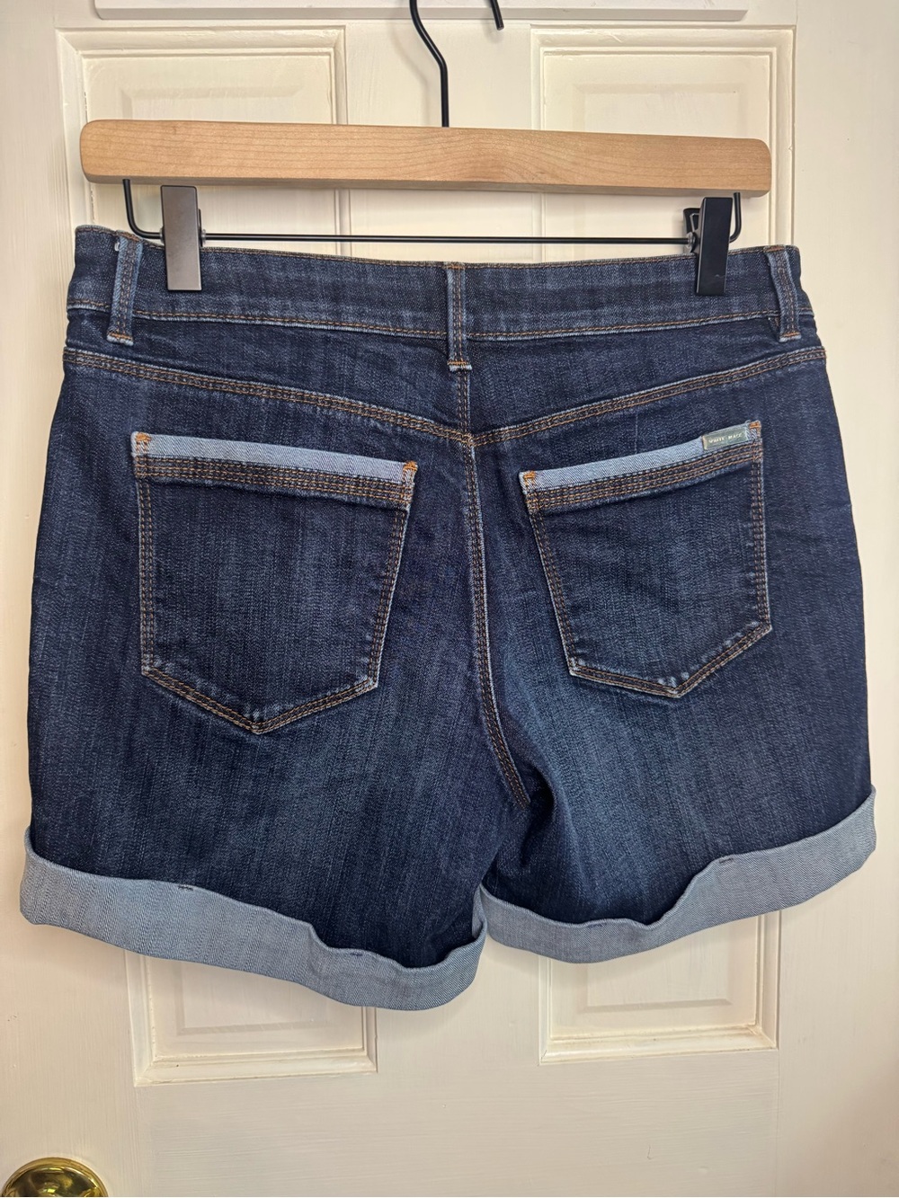 WHBM "The 5" Short" Cuffed Dark Wash Denim Shorts Size 4 - Picture 7 of 10